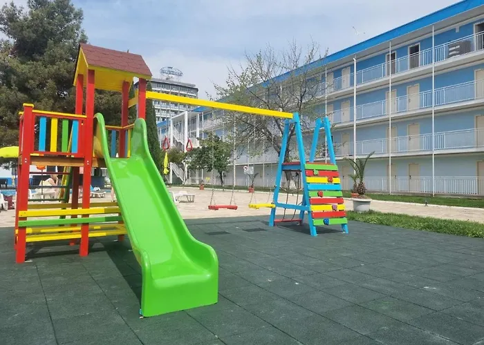 Hotel Azurro Сонячний Берег